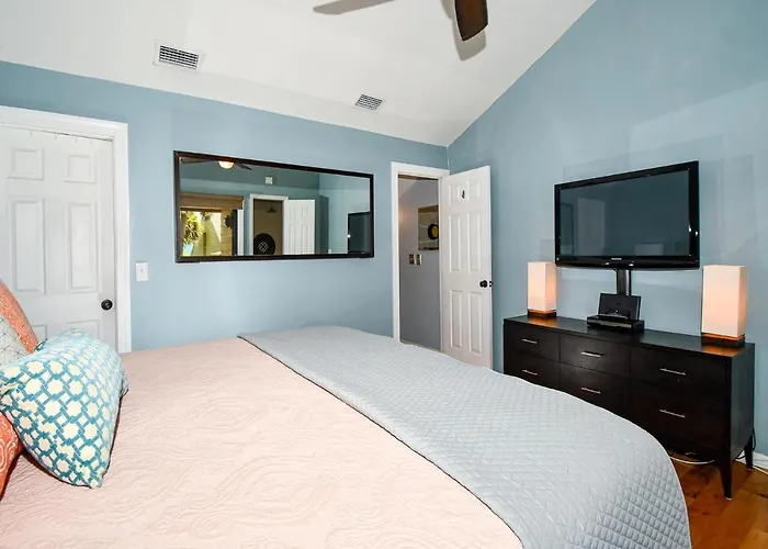 Aldea A8 Beachfront 2 Bedroom 2 Bath - Tranquil Belleair