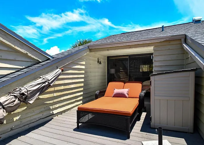 Aldea A8 Beachfront 2 Bedroom 2 Bath - Tranquil Belleair Apartment